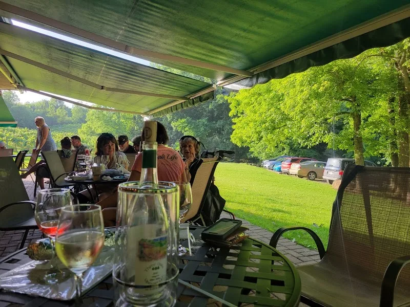 Three Oaks Vineyard LLC