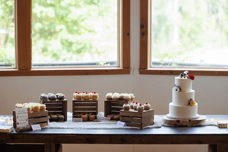 Red Poppy Cakery
