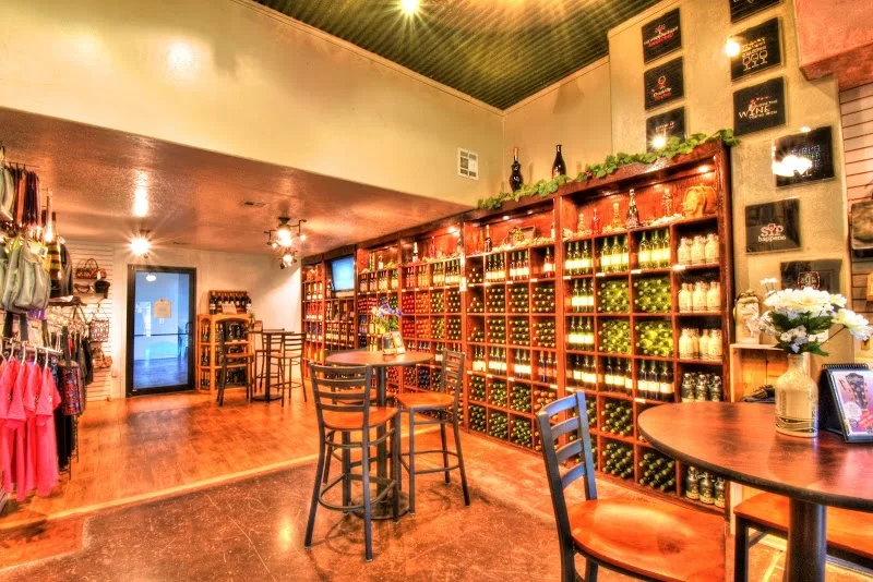 D. H. LESCOMBES WINERY & TASTING ROOM